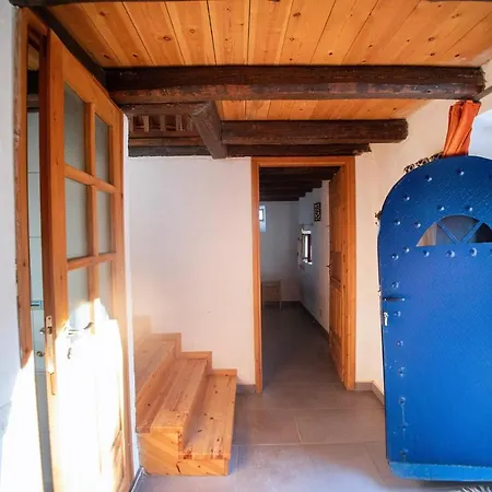 Rustic Upper Qeparo *